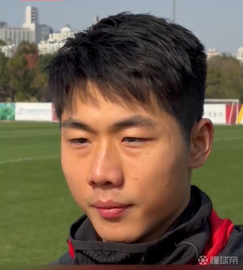 魏震晒首发合影，祝福王振澳早日康复——一份跨越时空的兄弟情深