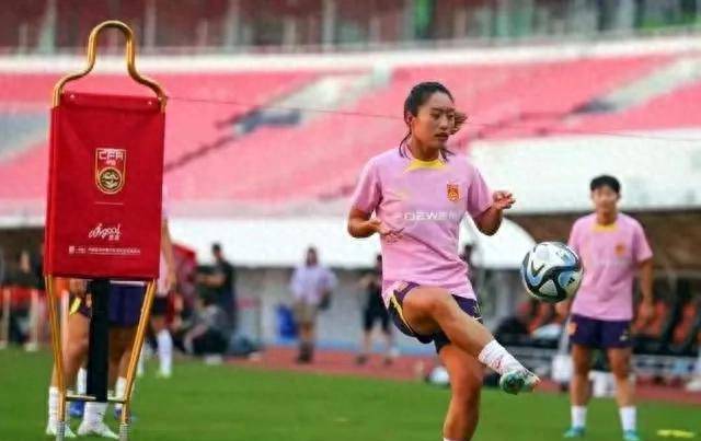 中国女足的哈兰德之星——邵子钦的完美帽子戏法