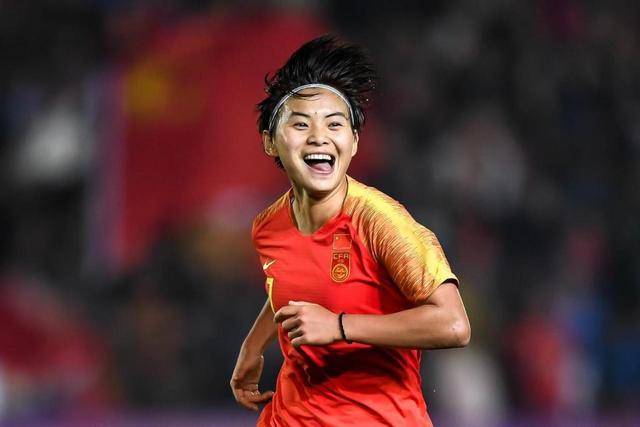 彭斯里右路传中瞬间逆转，泰国女足意外扳回一球