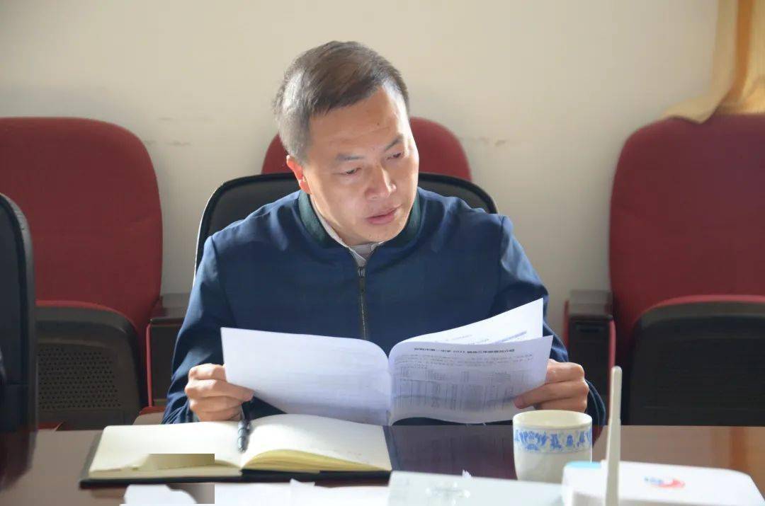 张伟，弥勒教育变革的领航者，杰出领导者引领教育创新