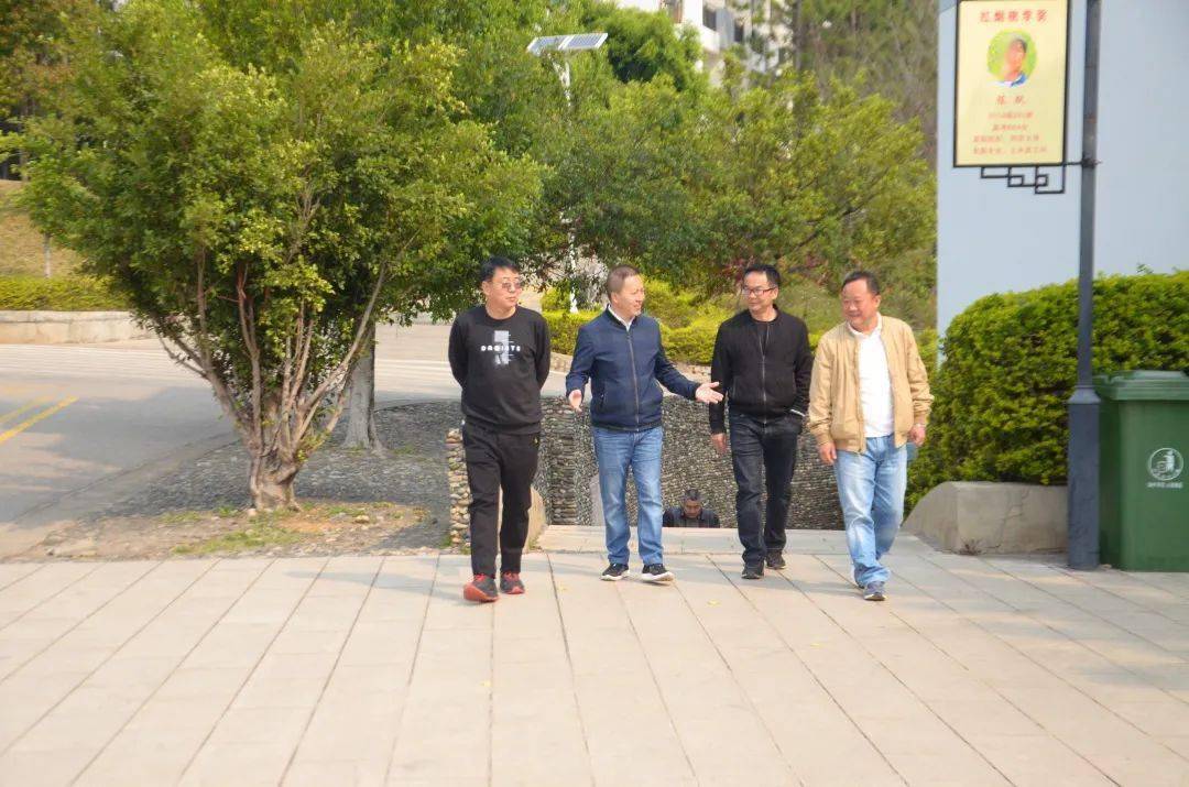 弥勒教育体育局张伟，引领教育变革的杰出领导者