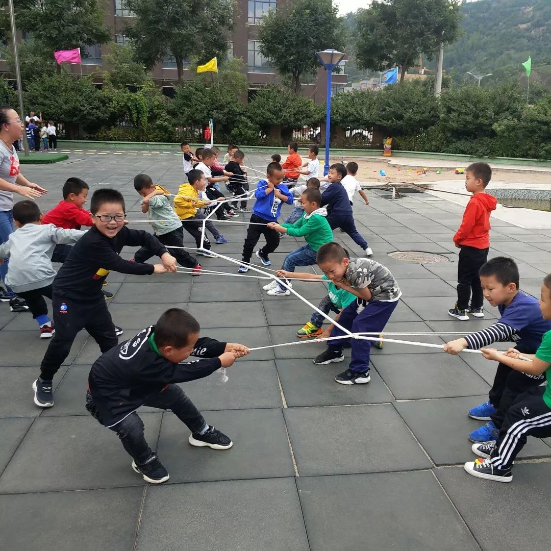 揪尾巴教案小班户外体育