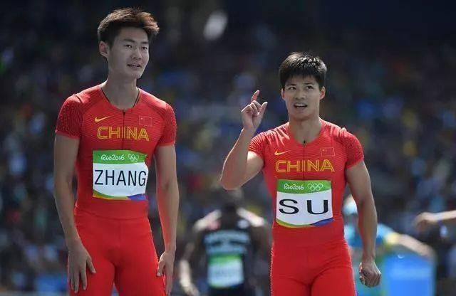 从翻译视角探讨，英语在体育领域的边缘化现象？