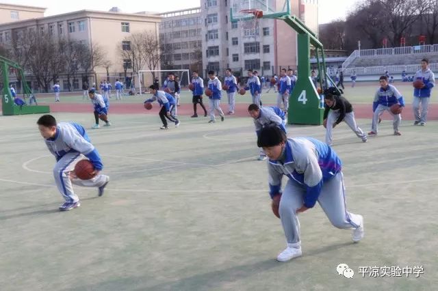 平凉初中体育老师的风采展示