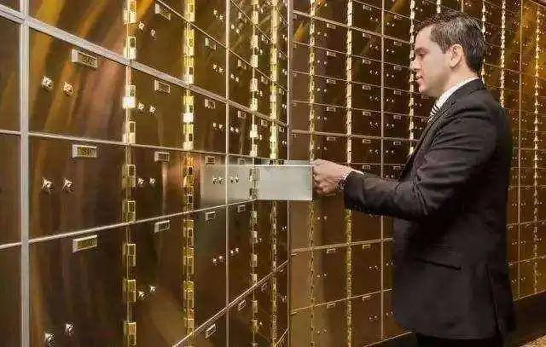 从守财奴到一掷千金，枪手崛起的另一面详解与财报洞察
