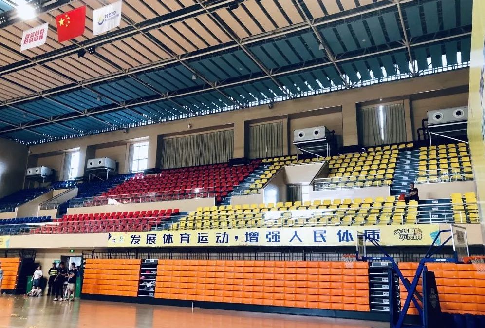 武钢体育馆开馆盛况，探索体育新纪元