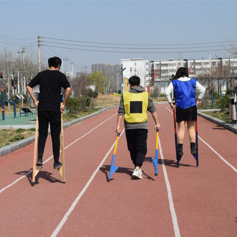 户外体育器材高跷教案