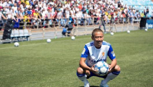 萨拉戈萨门将头球绝平创传奇，补时鱼跃扑救定乾坤
