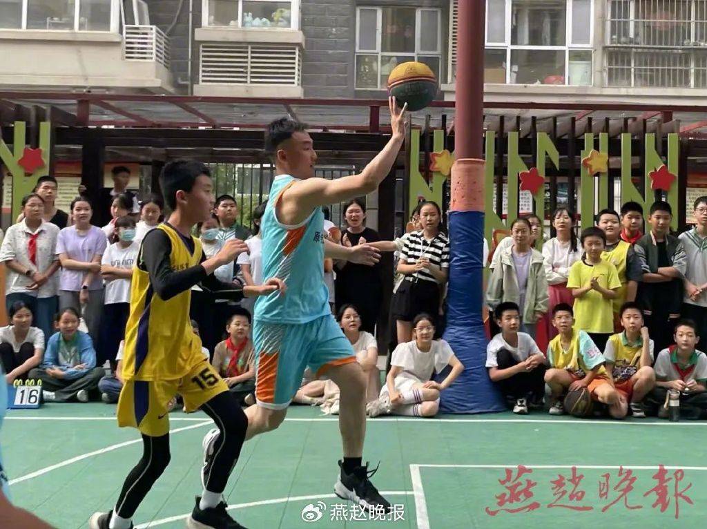 新民实验中学的体育老师——塑造学生健康体魄的引路人