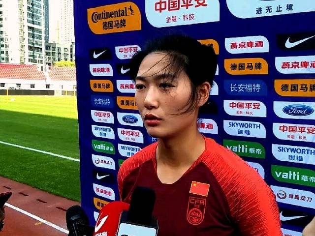 杨莉娜，留洋与国家队效力的双重使命下的坚定选择之路