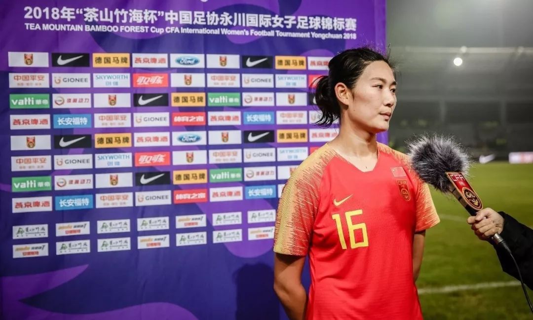 杨莉娜，留洋与为国家队效力，双重使命下的坚定选择
