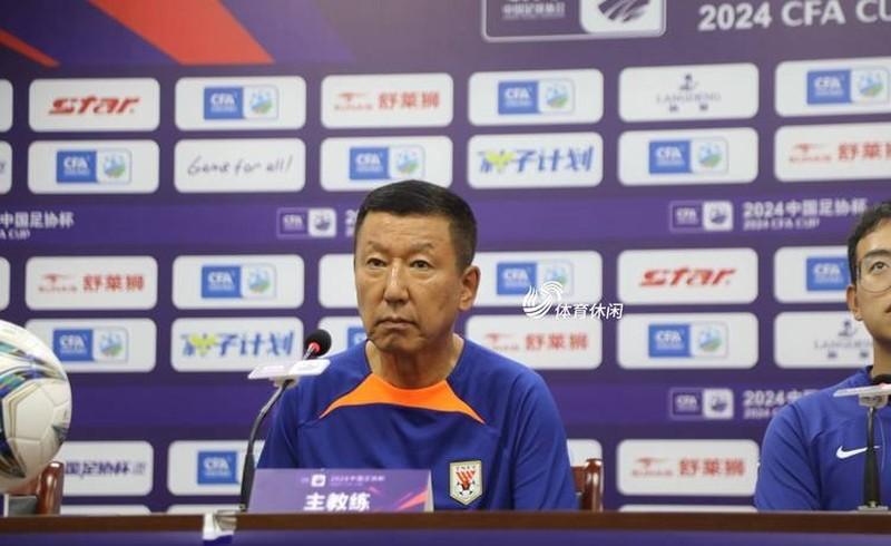 崔康熙，大胜背后隐藏的艰苦与挑战——右后卫的困境与石柯的出色表现