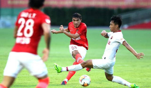 国少新星张君豪与石子默闪耀崛起，加入狼堡U17梯队展现惊人潜力