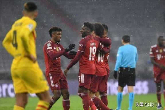 拜仁慕尼黑积极行动，出价7000万欧元引进强力后卫阿劳霍