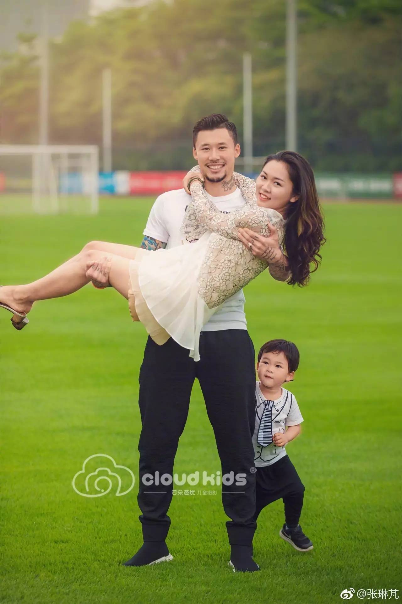 澳女足国脚与妻子喜迎二胎，续写家庭幸福篇章