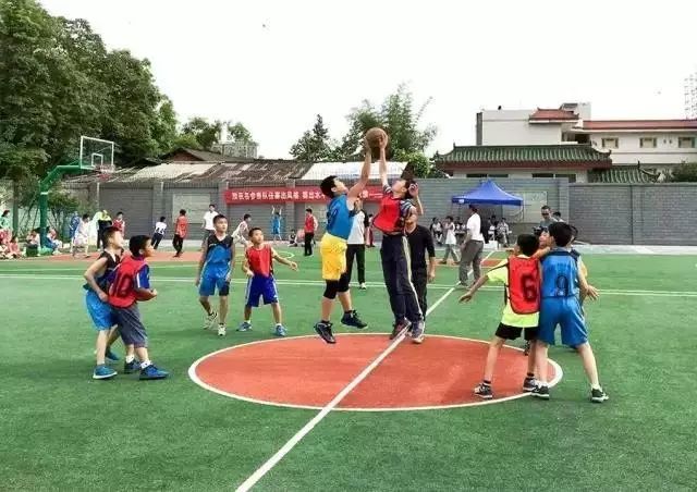 国外小学快速跑体育游戏，激发学生活力与提升运动技能