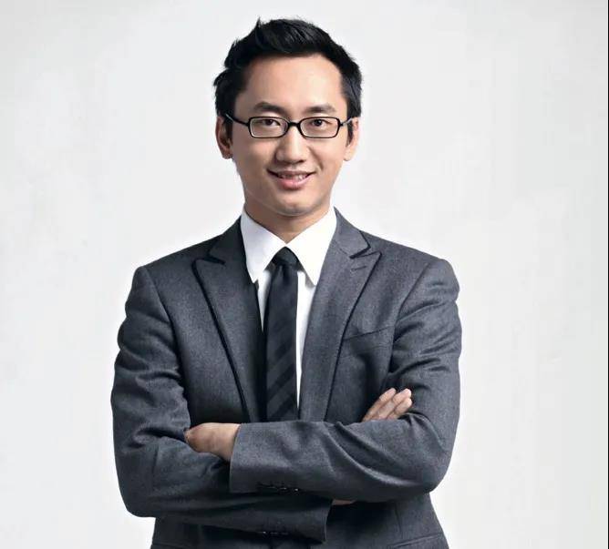 戈登视角下的阿什拉夫，超越阿诺德与沃克的完美融合之道