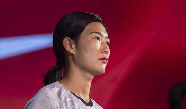 留洋女将杨莉娜赛季结束提前回国，感恩之心溢于言表