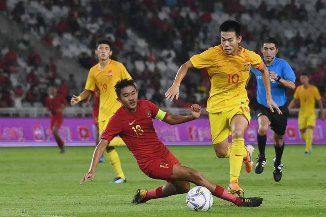 19岁中国小将刘士铭闪耀西班牙第九级别联赛，完成留洋首秀并打满全场