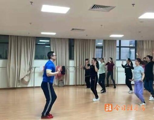 爵士舞在体育舞蹈教学中的独特魅力与实施策略