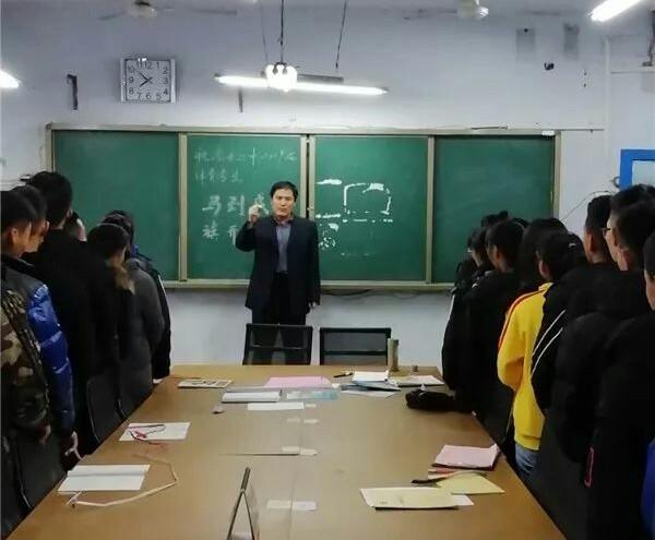 泰安东边体育公园的地理位置与特色