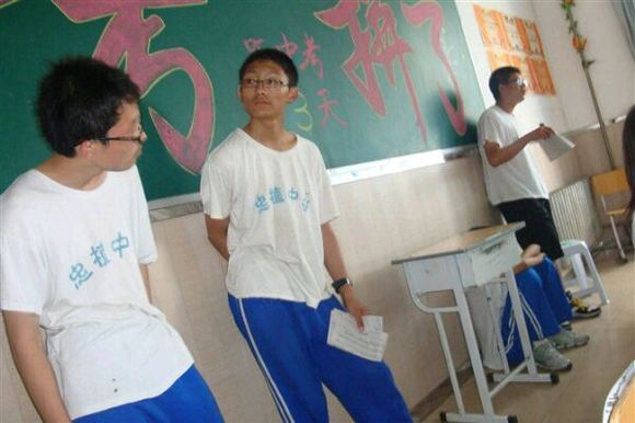 白霏体育课上的罚站经历