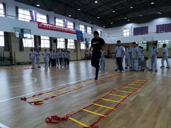 青浦尚美中学体育设备，打造现代化运动空间