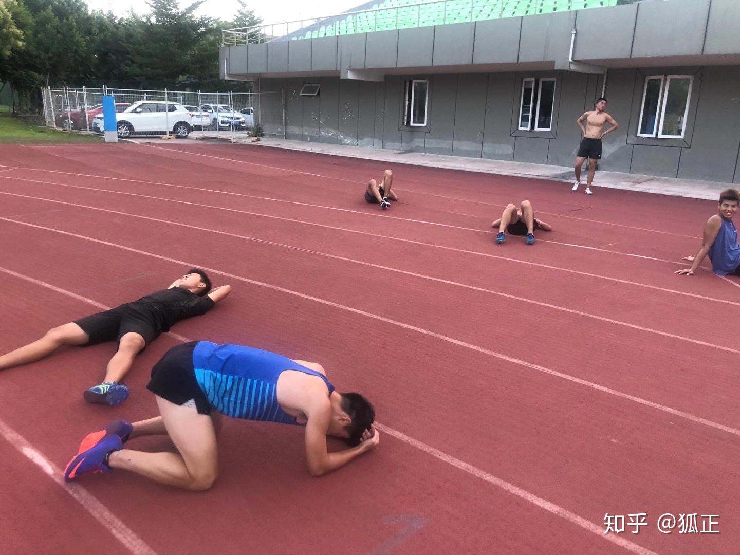 体育生训练后的放空之道，身心恢复与重塑