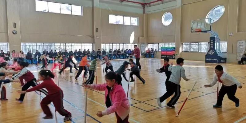站立式起跑与50米短跑在体育训练中的重要性
