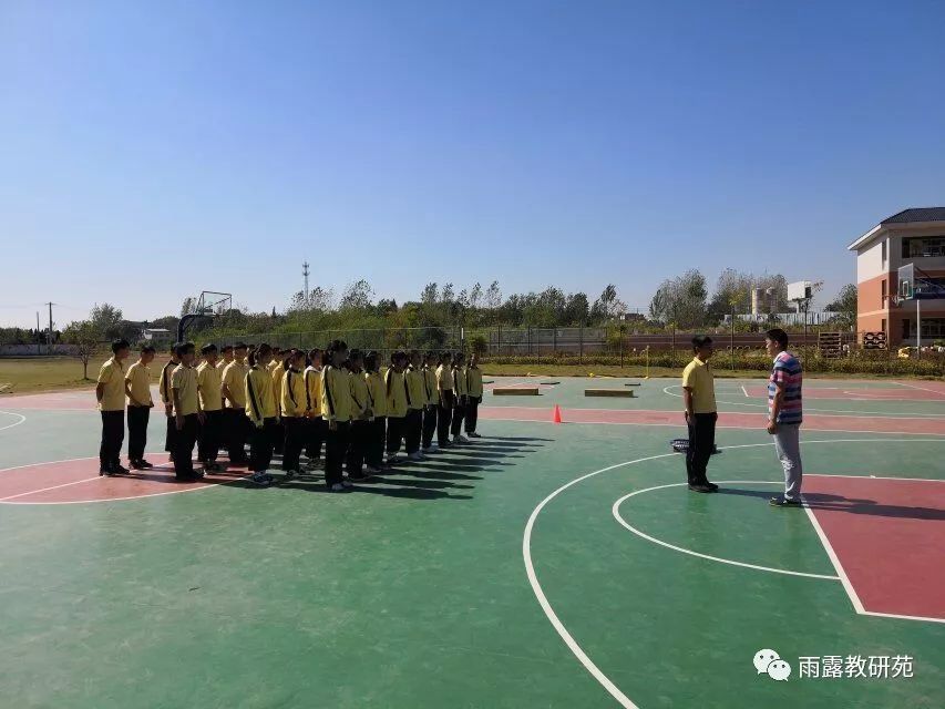中班障碍跑体育教案反思