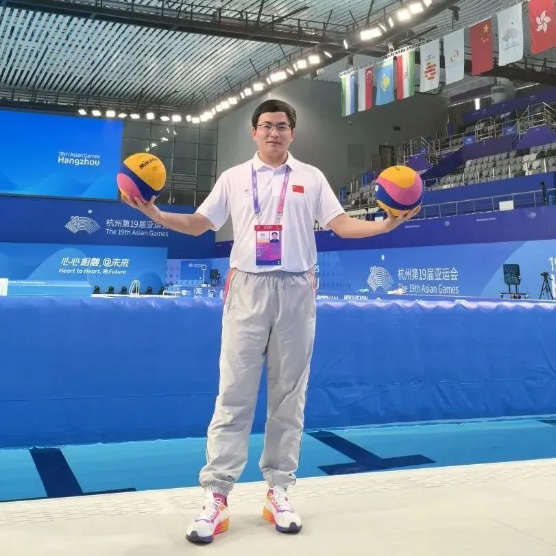 方勇体育老师与女篮的热血传奇故事