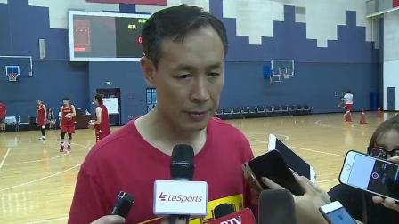 方勇体育老师与女篮的奋斗篇章