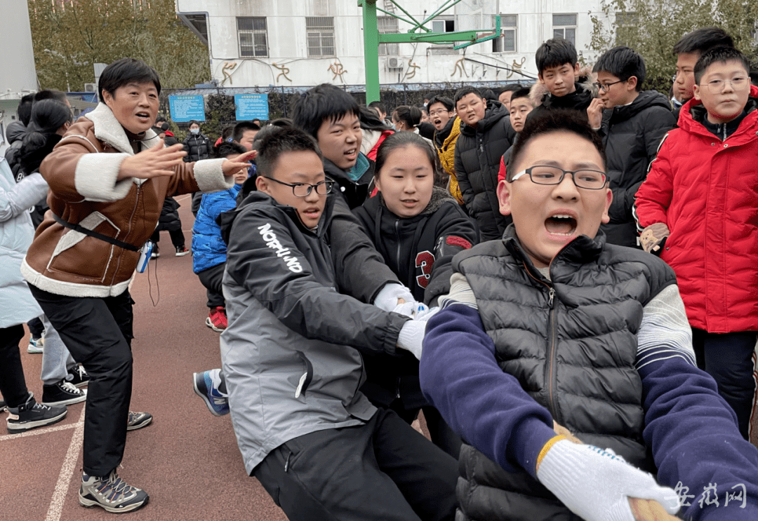 优秀的体育老师翻译，塑造学生身心健康的卓越导师