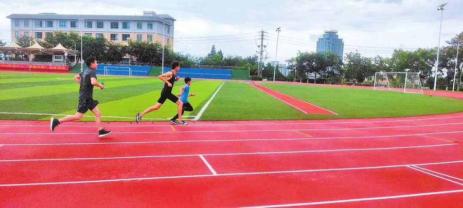 学校共享体育器材，共创活力校园，共享运动快乐！