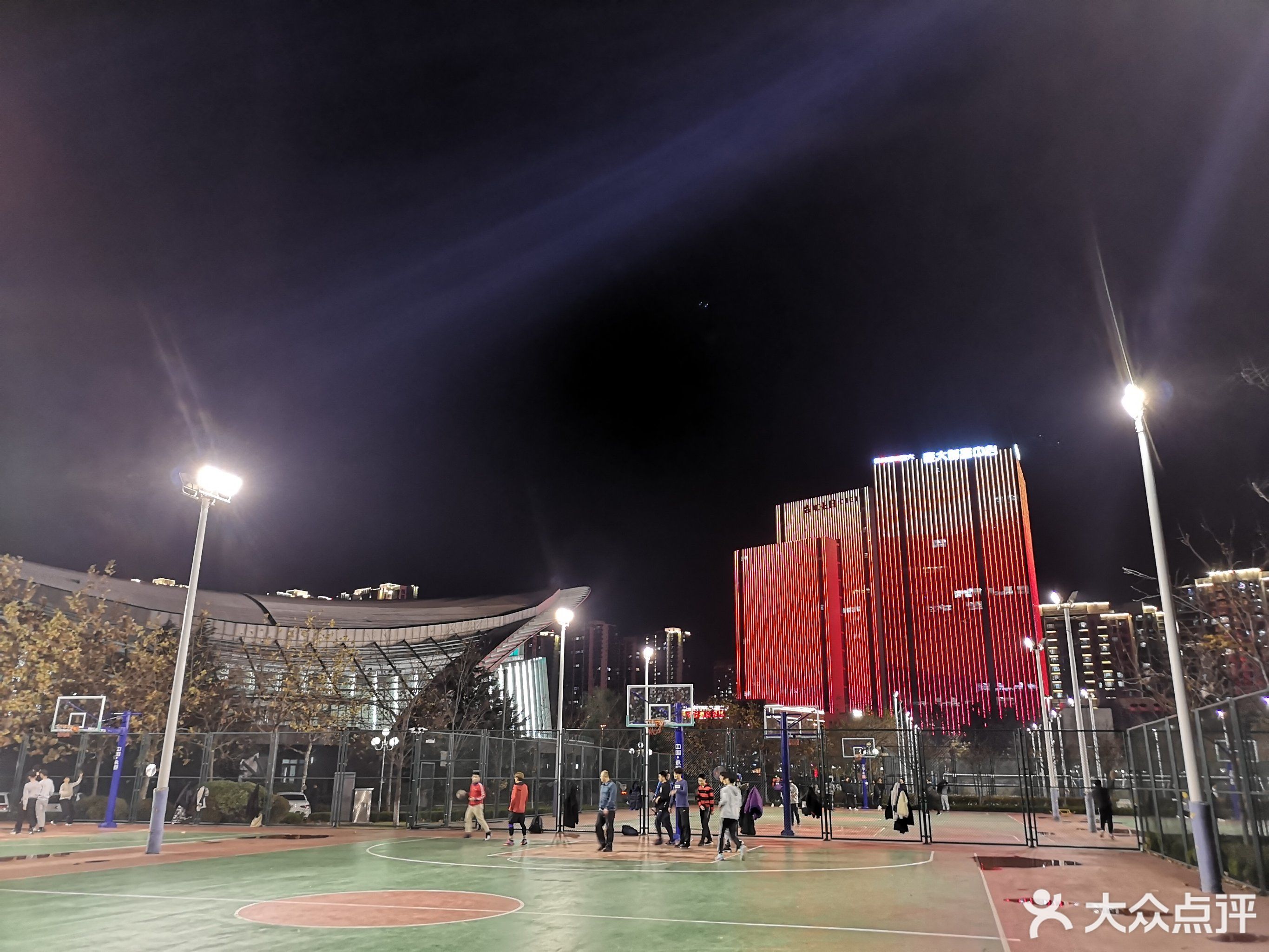 涝山区海信体育馆，城市的新地标与文化体育的交汇点